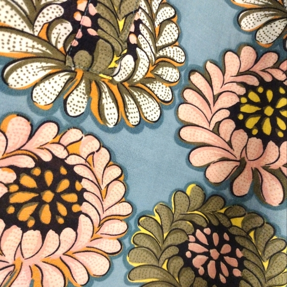 Ann Taylor Loft The Softened Floral Long Bell Sleeve V-Neck Top - Picture 6 of 7